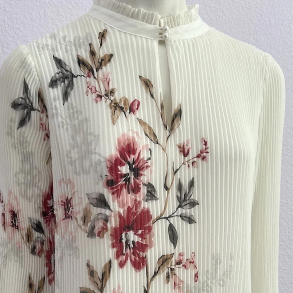 WHBM Womens White Floral Print Pleated Blouse Sz8 NWT - Picture 3 of 10